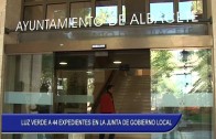 Lleno absoluto para escuchar a Fernando Aramburu en la Filmoteca