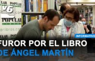 Largas colas para hablar con Ángel Martín en la Librería Popular