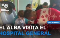 Visita esta mañana de los jugadores del Albacete BP al Hospital Universitario de Albacete