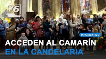 Centenares de familias acceden al camarín en la Candelaria