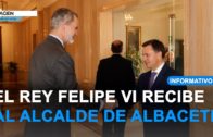 SM El Rey Felipe VI recibe al alcalde de Albacete como miembro de la FEMP